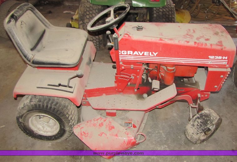 Gravely 1238H lawn mower in Des Moines, IA Item 3140 sold Purple Wave