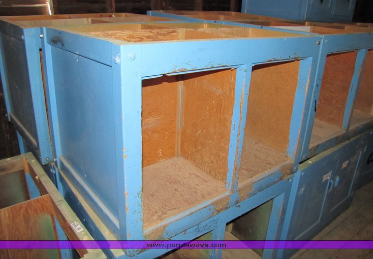 image for item 3156 (16) work benches with vise