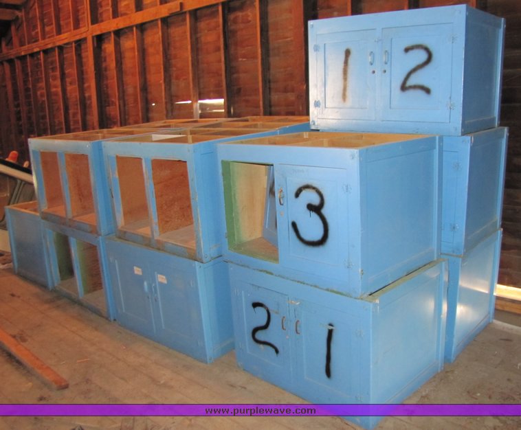 image for item 3156 (16) work benches with vise