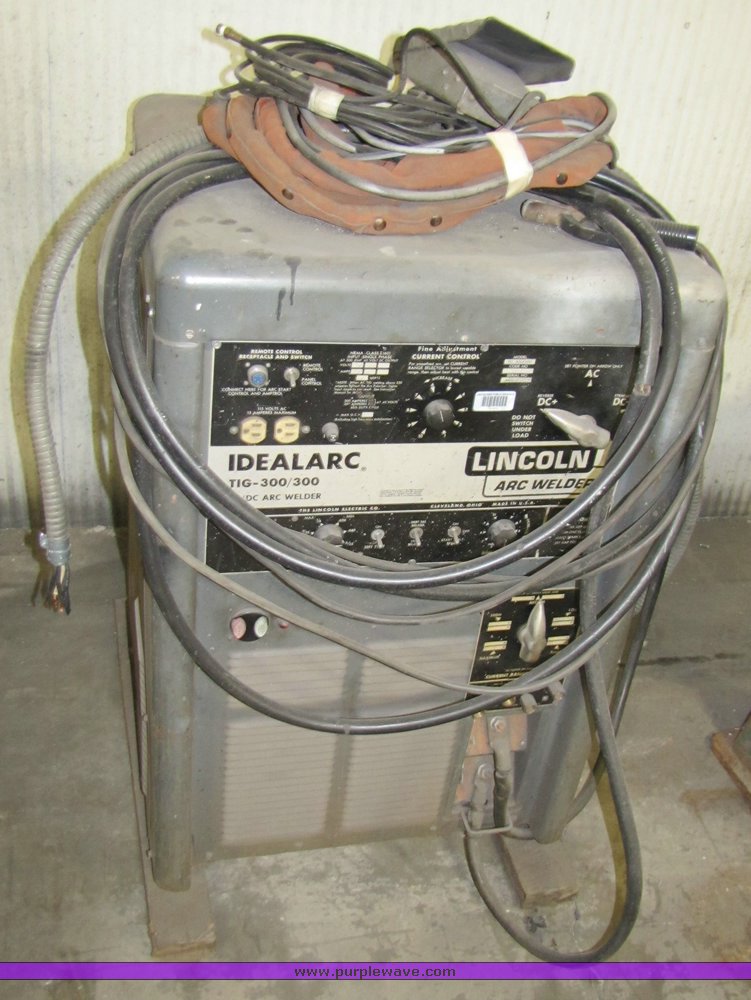 image for item 3173 Lincoln arc welder
