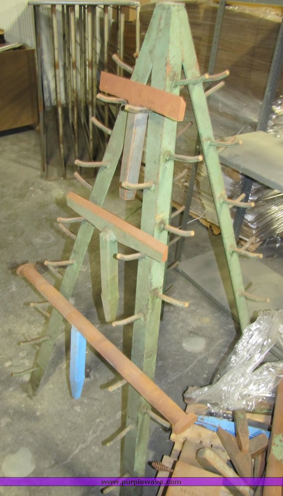 image for item 3177 Metal stand and steak holder