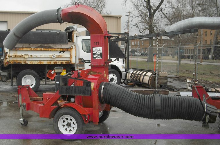 image for item 3262 Giant Vac TM6500-HW leaf vacuum