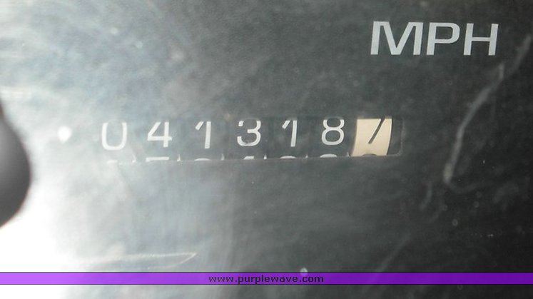 image for item 3267 1999 Chevrolet 3500 pickup with utility bed