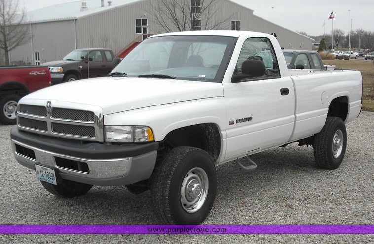 image for item 3268 2002 Dodge RAM 2500 pickup
