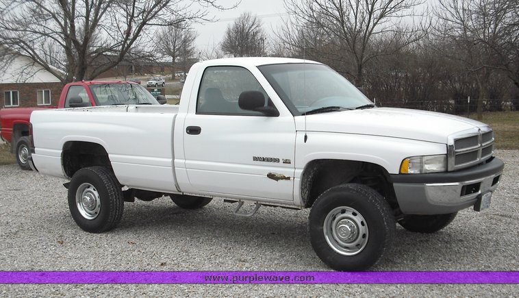 image for item 3268 2002 Dodge RAM 2500 pickup