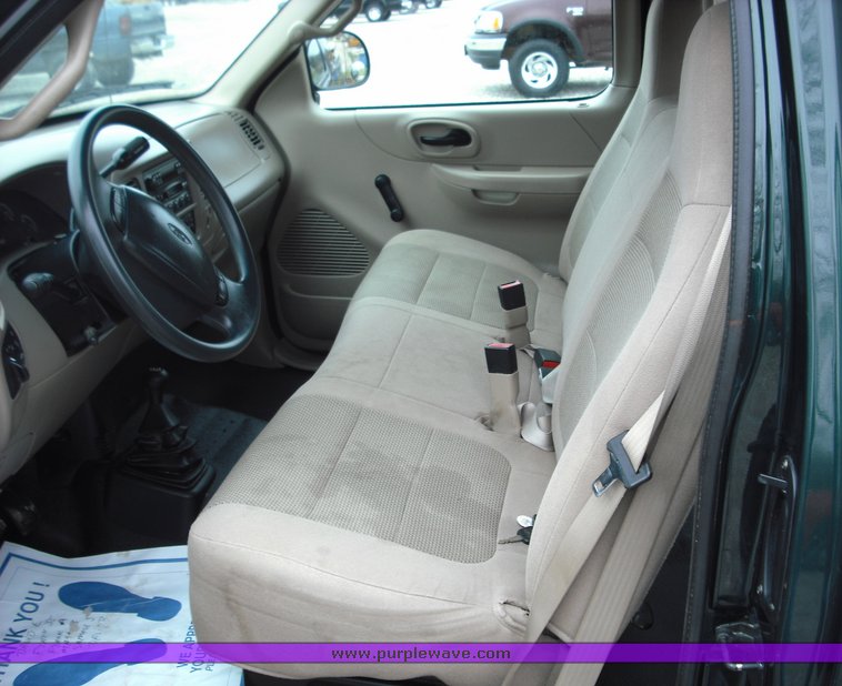 image for item 3269 2001 Ford F150 XL four door extended cab pickup