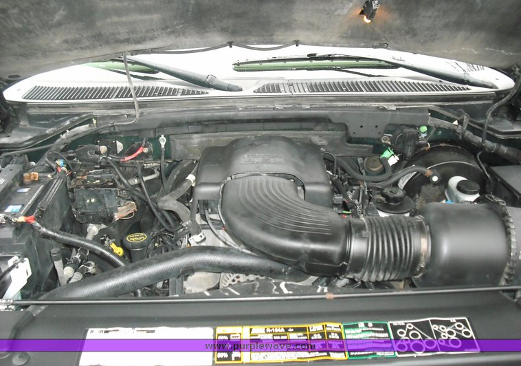 image for item 3269 2001 Ford F150 XL four door extended cab pickup