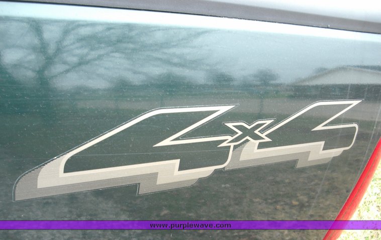 image for item 3269 2001 Ford F150 XL four door extended cab pickup