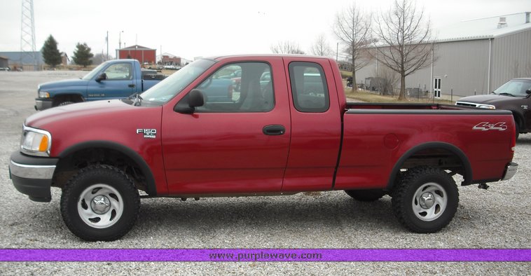 image for item 3270 2001 Ford F150 four door extended cab pickup