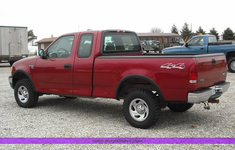 image for item 3270 2001 Ford F150 four door extended cab pickup