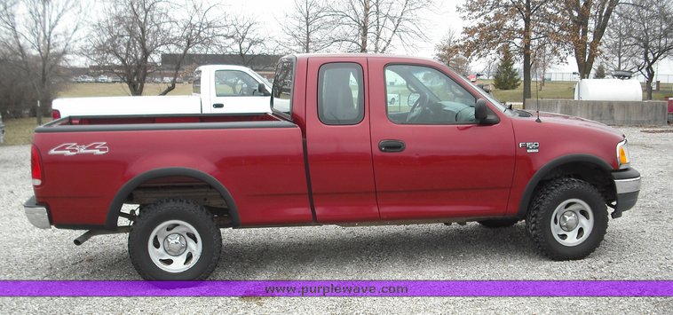 image for item 3270 2001 Ford F150 four door extended cab pickup