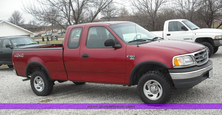 image for item 3270 2001 Ford F150 four door extended cab pickup