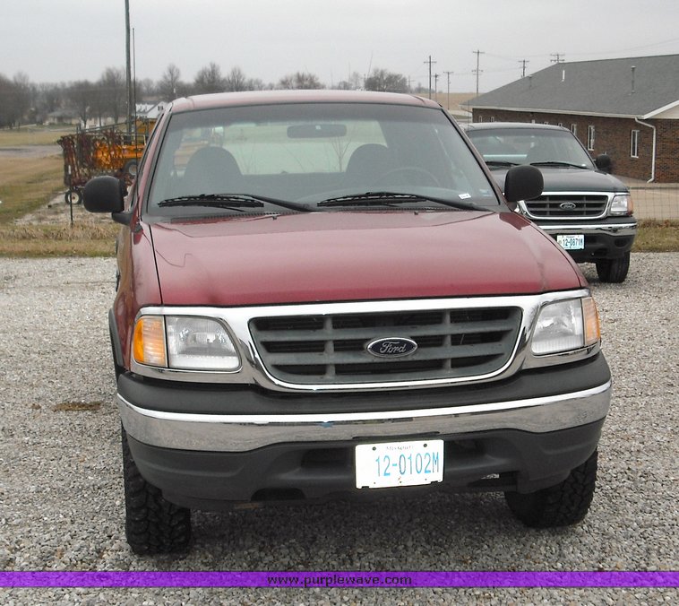 image for item 3270 2001 Ford F150 four door extended cab pickup