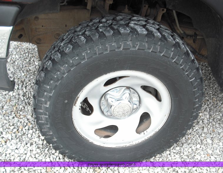 image for item 3270 2001 Ford F150 four door extended cab pickup