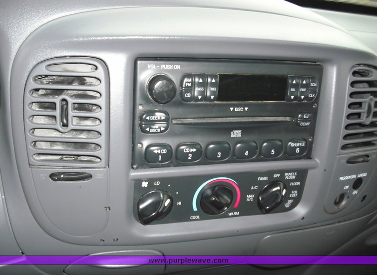 image for item 3270 2001 Ford F150 four door extended cab pickup