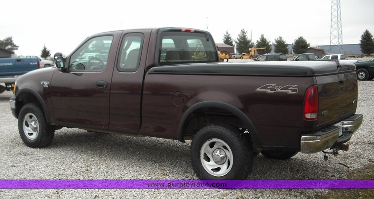 image for item 3271 2001 Ford F150 four door extended cab pickup