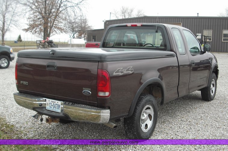 image for item 3271 2001 Ford F150 four door extended cab pickup