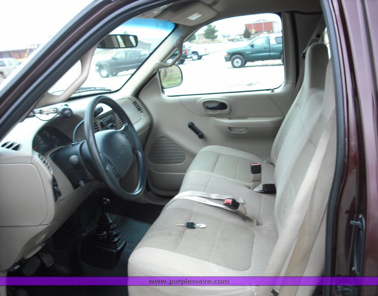 image for item 3271 2001 Ford F150 four door extended cab pickup