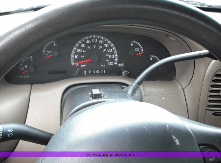 image for item 3271 2001 Ford F150 four door extended cab pickup