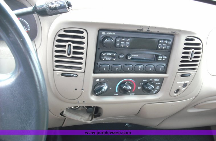 image for item 3271 2001 Ford F150 four door extended cab pickup