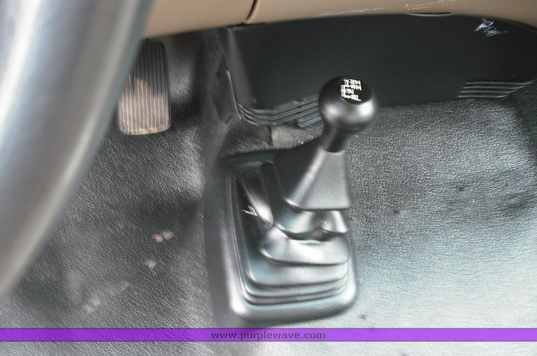 image for item 3271 2001 Ford F150 four door extended cab pickup