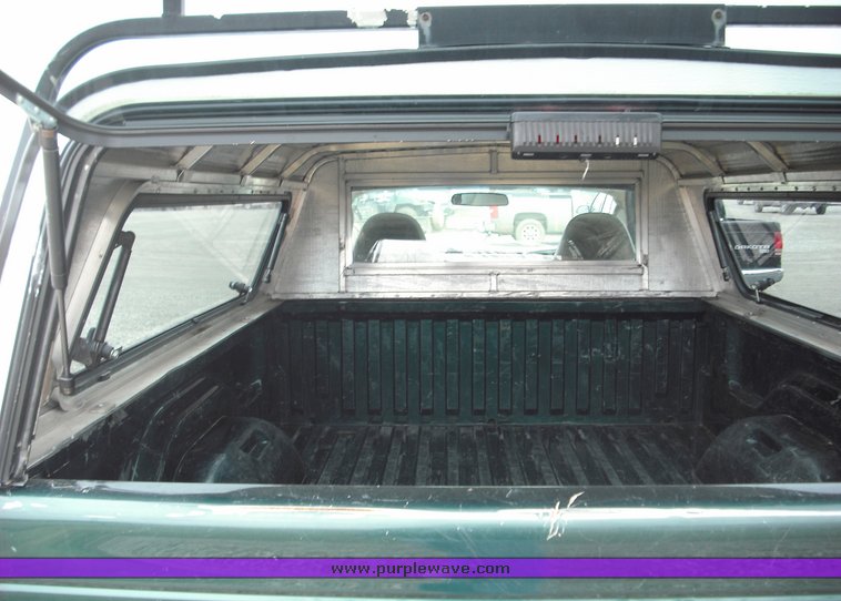 image for item 3273 2002 Dodge Dakota pickup