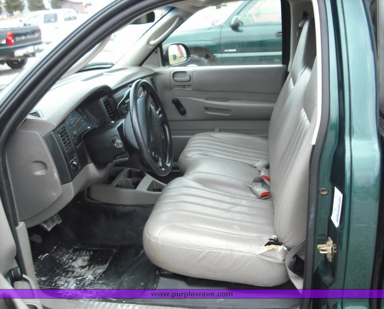 image for item 3273 2002 Dodge Dakota pickup