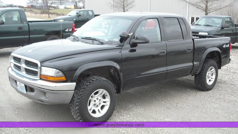 image for item 3274 2003 Dodge Dakota SLT quad cab pickup
