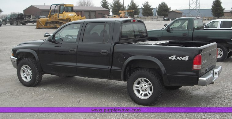 image for item 3274 2003 Dodge Dakota SLT quad cab pickup