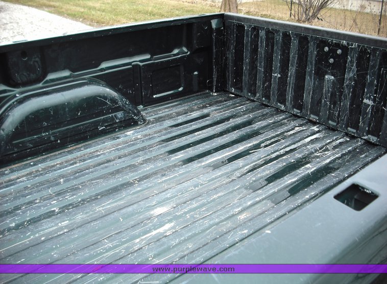 image for item 3275 2002 Chevrolet K1500 Silverado pickup