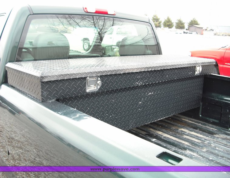 image for item 3275 2002 Chevrolet K1500 Silverado pickup