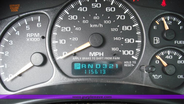 image for item 3275 2002 Chevrolet K1500 Silverado pickup