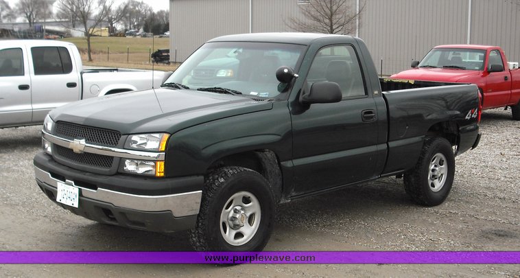image for item 3276 2003 Chevrolet K1500 Silverado pickup