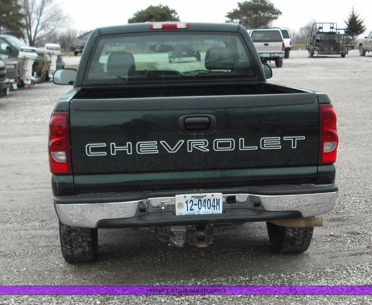 image for item 3276 2003 Chevrolet K1500 Silverado pickup