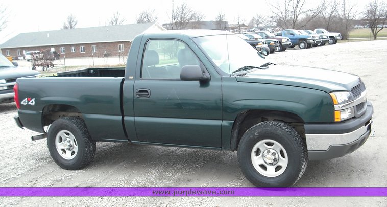 image for item 3276 2003 Chevrolet K1500 Silverado pickup