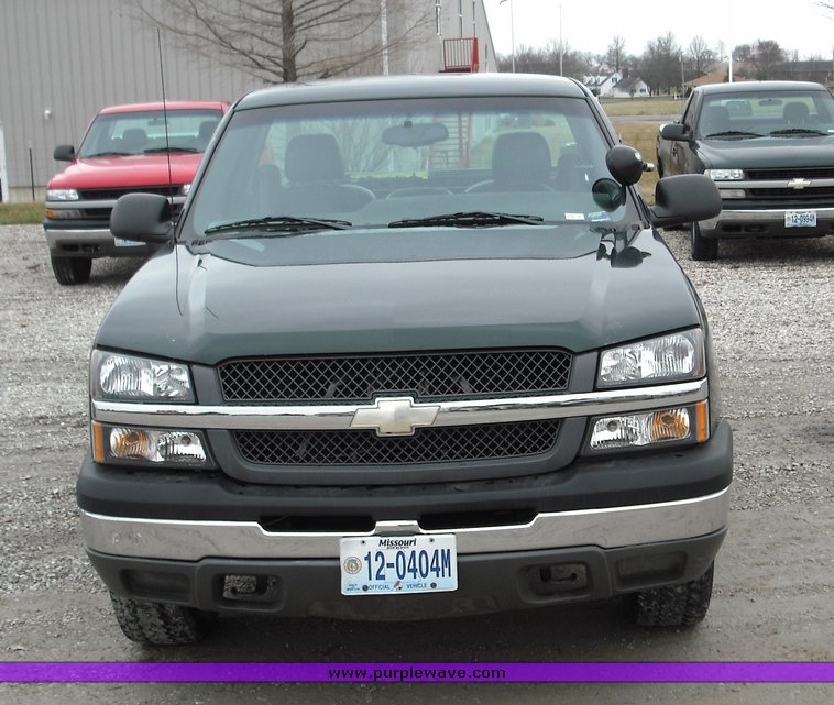 image for item 3276 2003 Chevrolet K1500 Silverado pickup