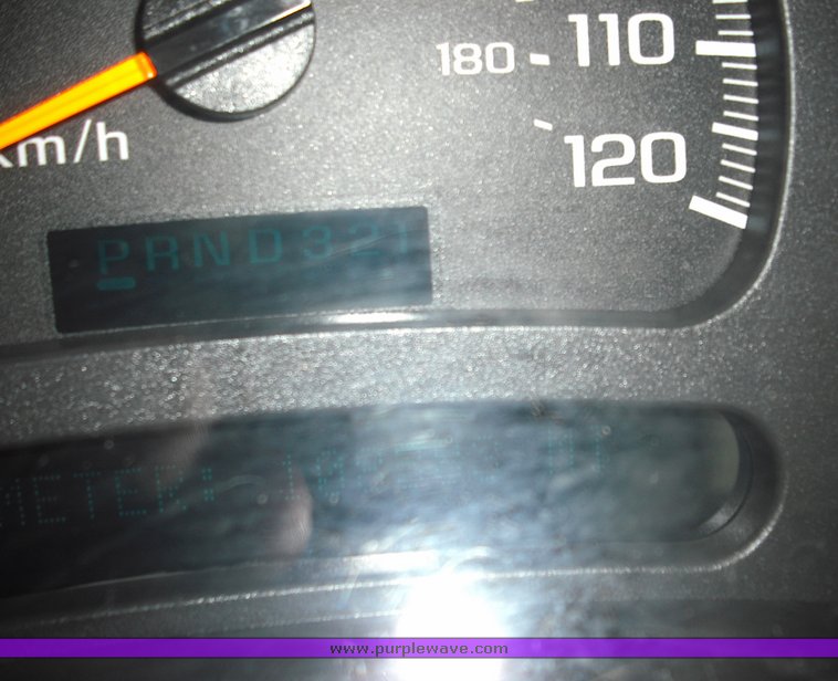 image for item 3276 2003 Chevrolet K1500 Silverado pickup