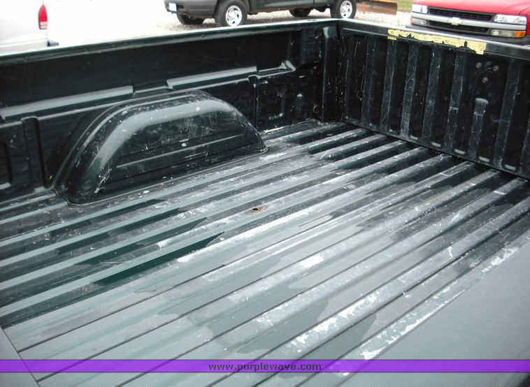 image for item 3276 2003 Chevrolet K1500 Silverado pickup