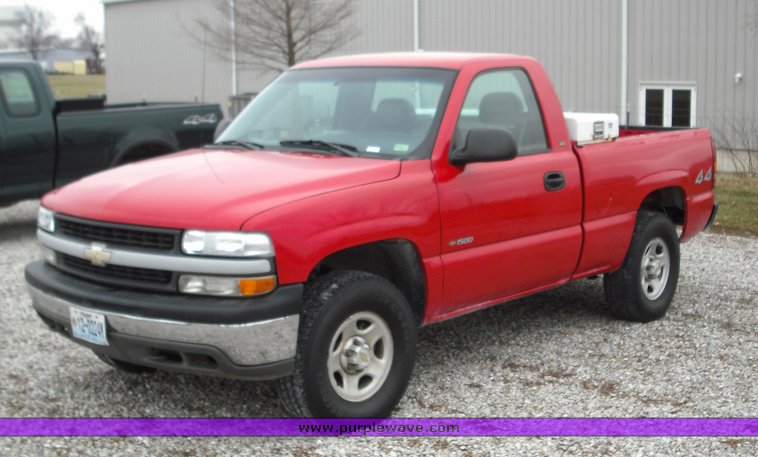 image for item 3277 2001 Chevrolet K1500 Silverado pickup