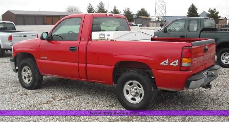 image for item 3277 2001 Chevrolet K1500 Silverado pickup