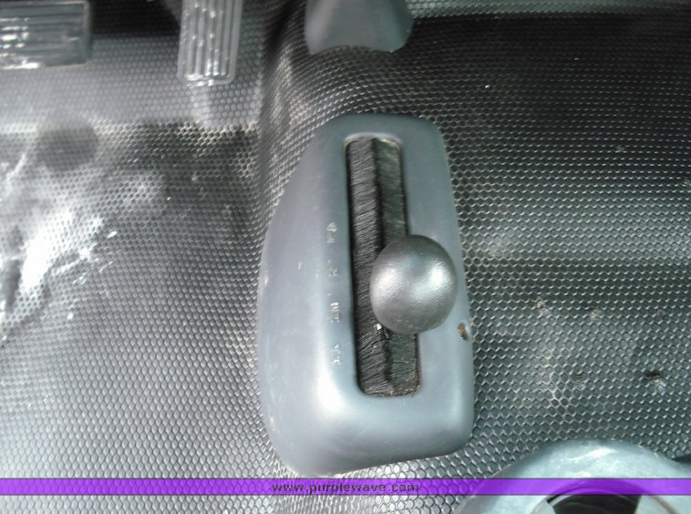 image for item 3277 2001 Chevrolet K1500 Silverado pickup