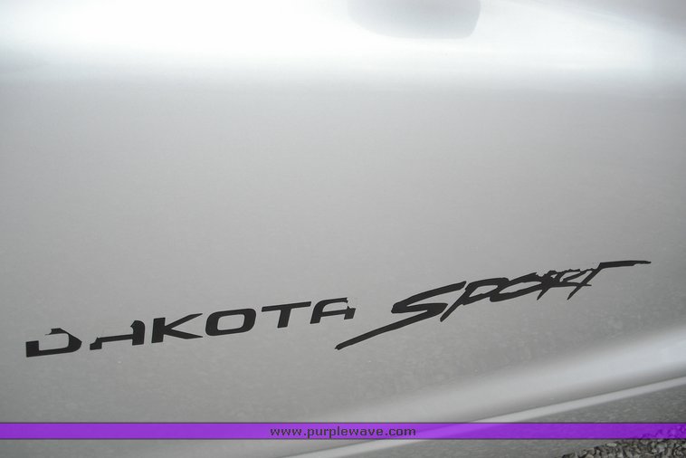 image for item 3278 2001 Dodge Dakota four door extended cab pickup