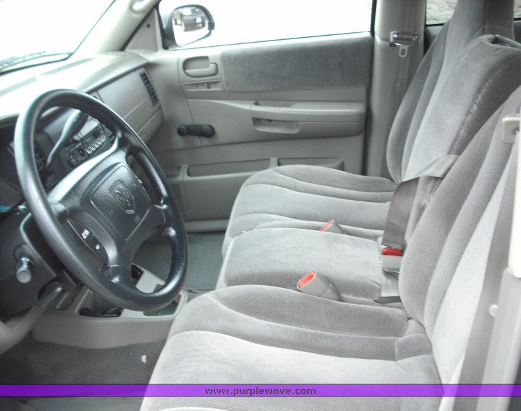 image for item 3278 2001 Dodge Dakota four door extended cab pickup