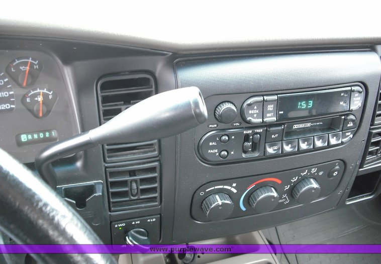 image for item 3278 2001 Dodge Dakota four door extended cab pickup