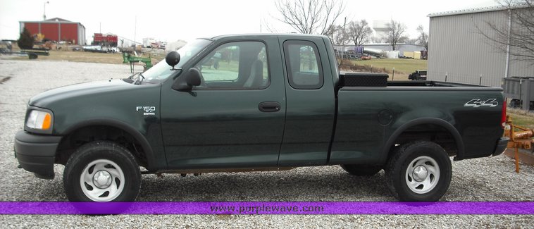 image for item 3279 2003 Ford F150 four door extended cab pickup