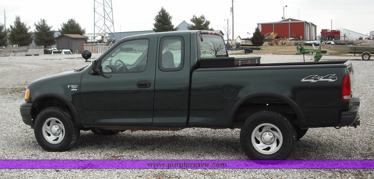 image for item 3279 2003 Ford F150 four door extended cab pickup