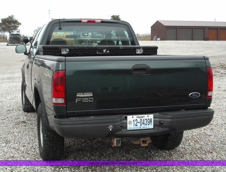 image for item 3279 2003 Ford F150 four door extended cab pickup