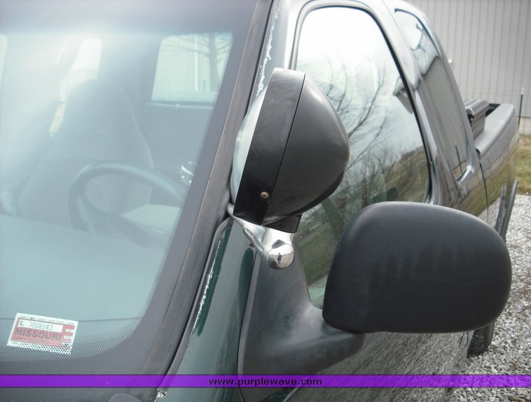 image for item 3279 2003 Ford F150 four door extended cab pickup