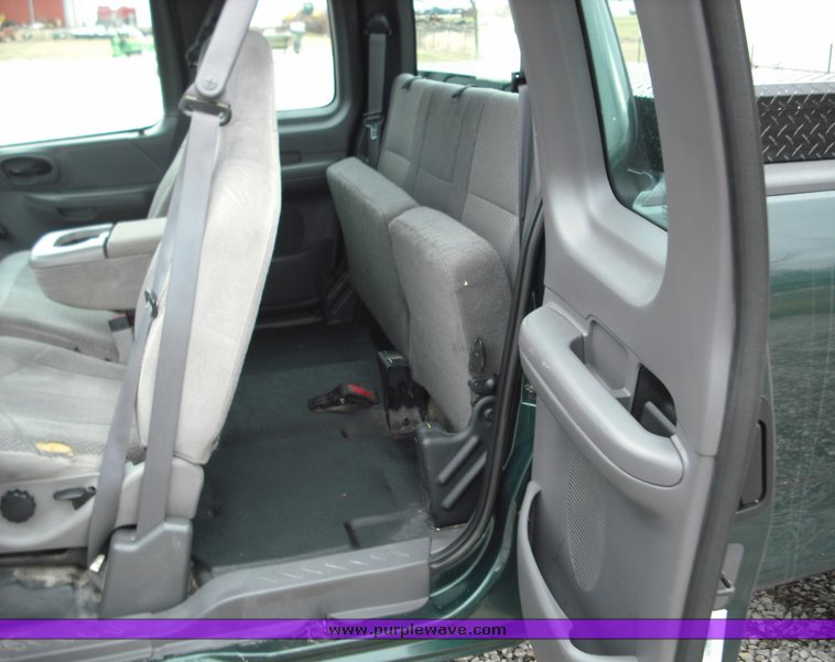 image for item 3279 2003 Ford F150 four door extended cab pickup