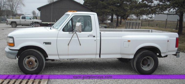 image for item 3280 1997 Ford F350 pickup